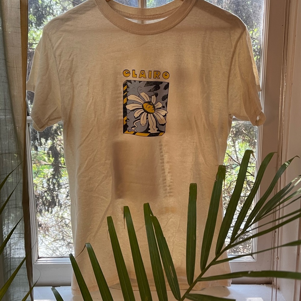SOLD ‼️ Clairo concert T-Shit
